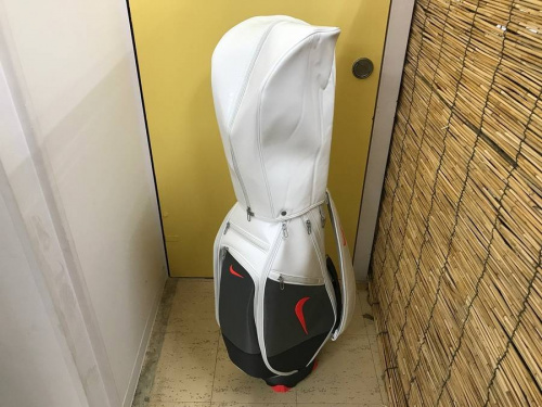 スポーツ用品のゴルフ