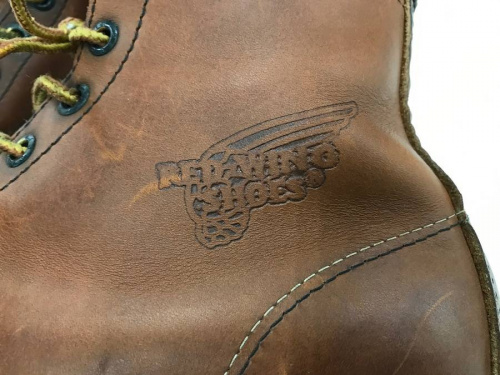 ブーツのRED WING