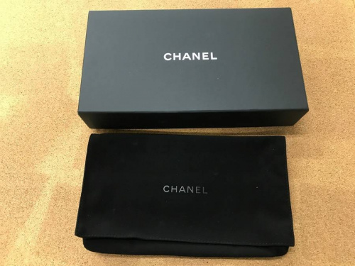 長財布のCHANEL