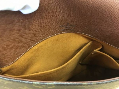 バッグのLOUIS VUITTON