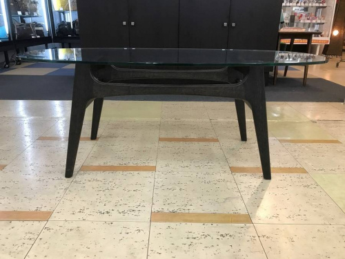 ガラステーブルのMARNI60+