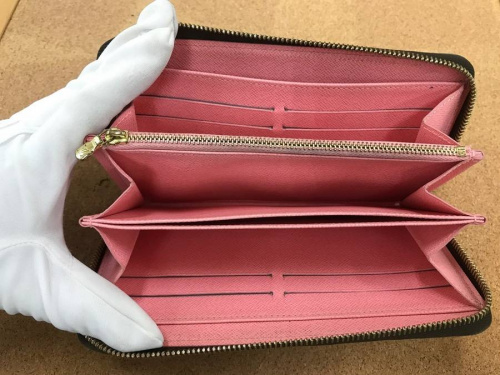 ラウンドファスナー長財布の長財布