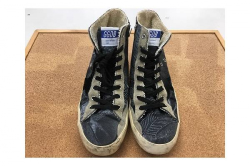 スニーカーのハイカットスニーカー