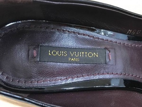 パンプスのLOUIS VUITTON