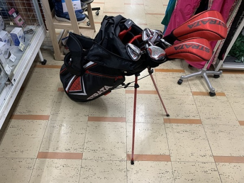 スポーツ用品のゴルフ