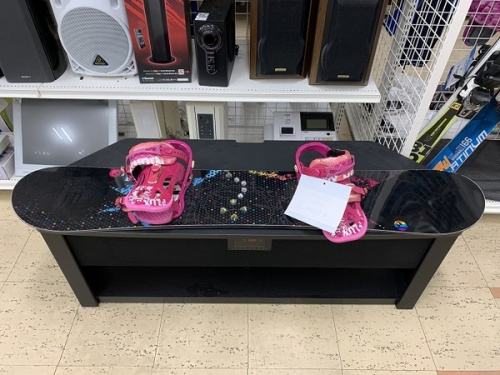 スポーツ用品のスノーボード