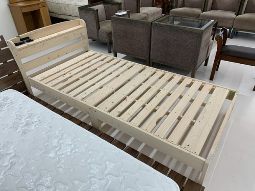 家具のベッド