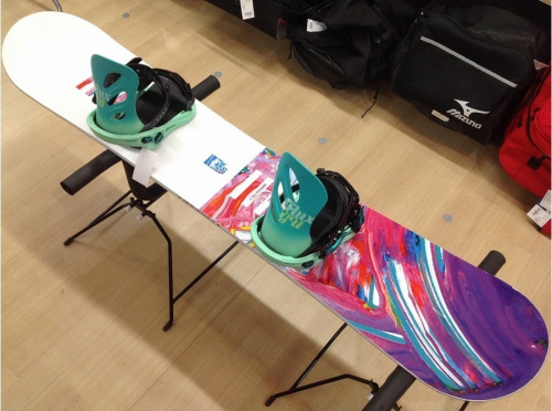 スポーツ用品のスノーボード