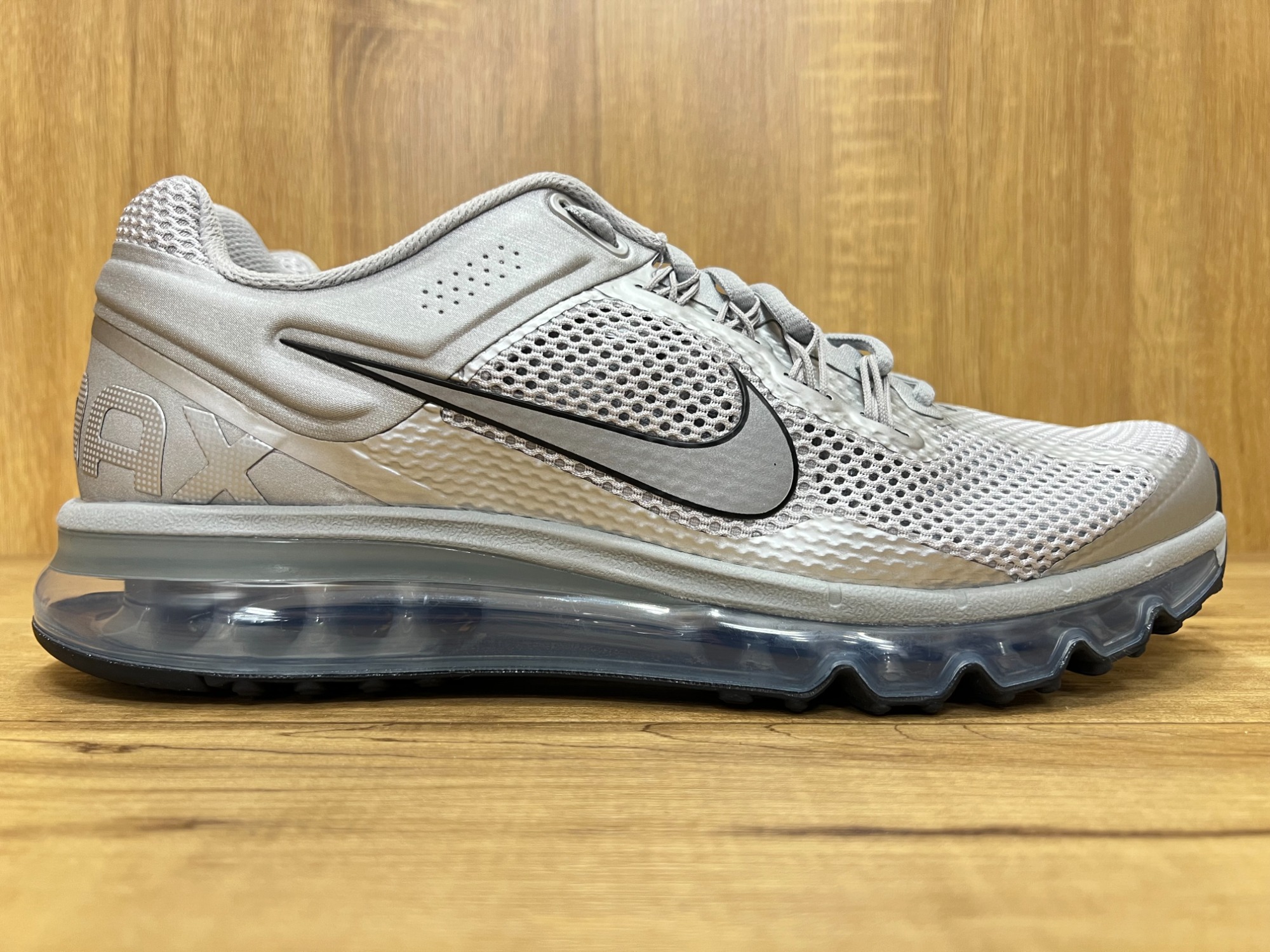 NIKE (ナイキ）AIR MAX 2013（エアマックス2013）が入荷