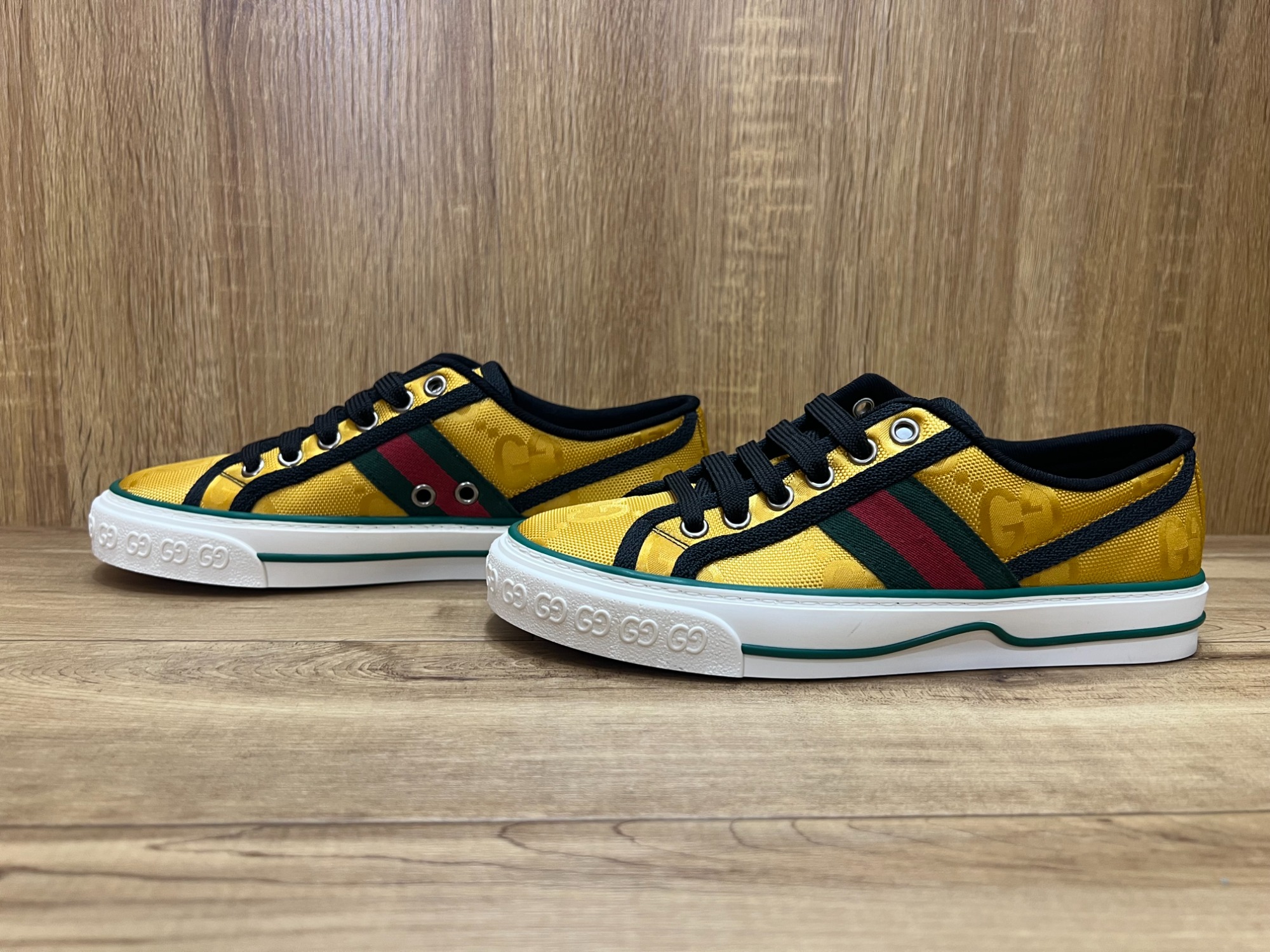 GUCCI(グッチ）のスニーカー TENNIS（テニス）1977が入荷いたし