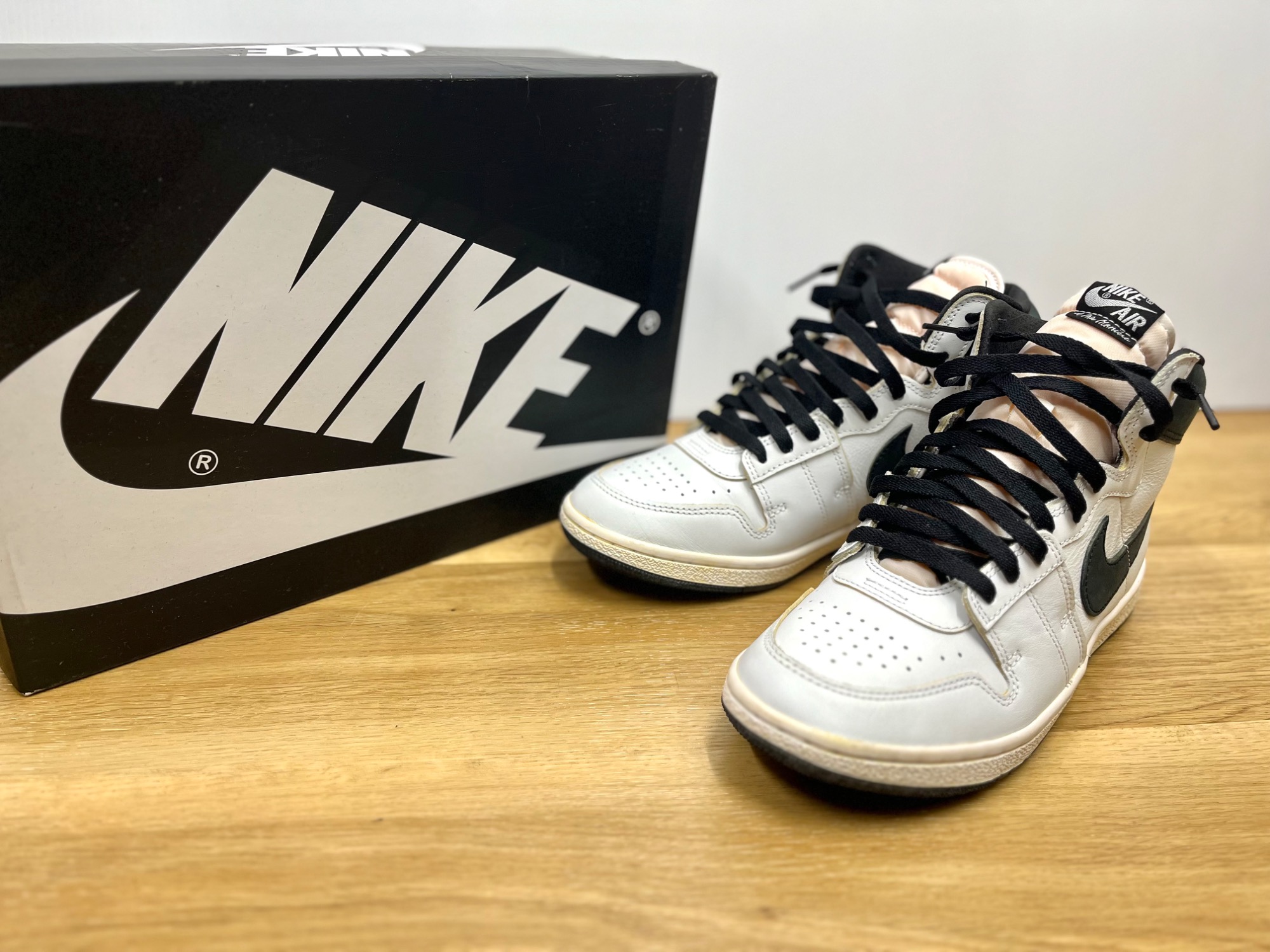NIKE（ナイキ）×A Ma Maniere（ア マ マニエール）dx4376-100の
