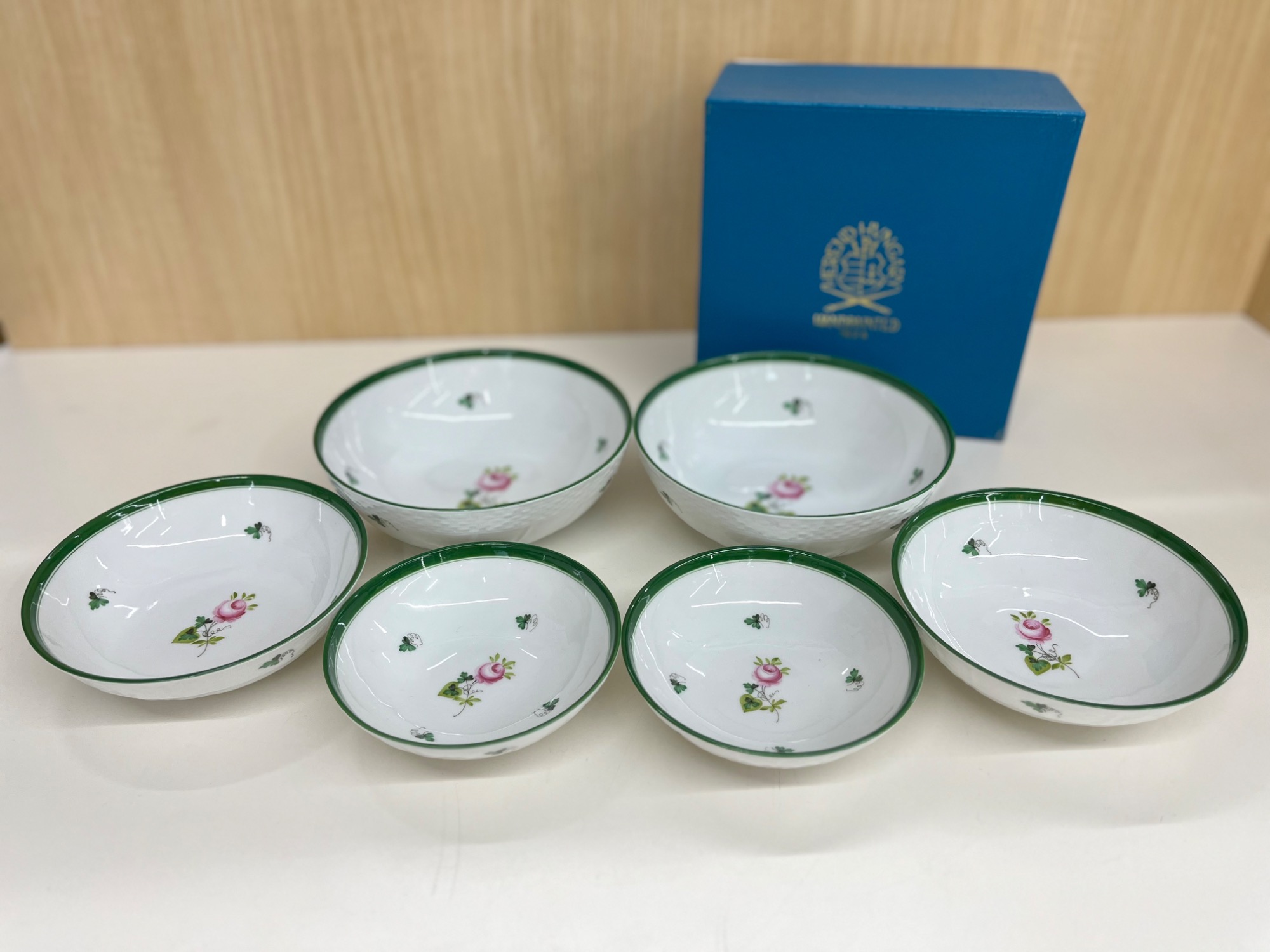 HEREND（ヘレンド）ウィーンの薔薇 フルーツボウルセットが入荷