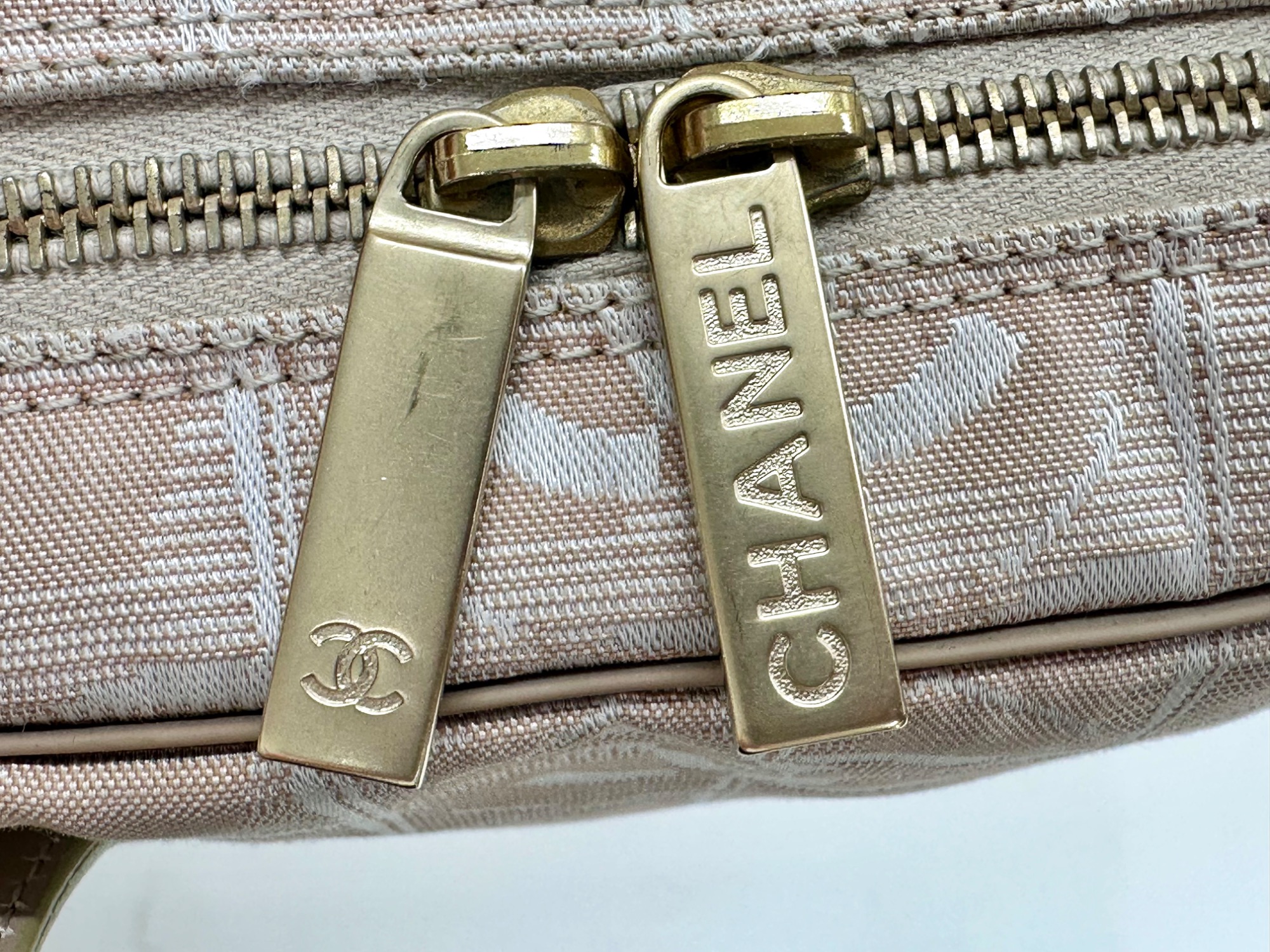 シャネル　ニュートラベルラインブリーフケース べージュ a1002130_1.jpg