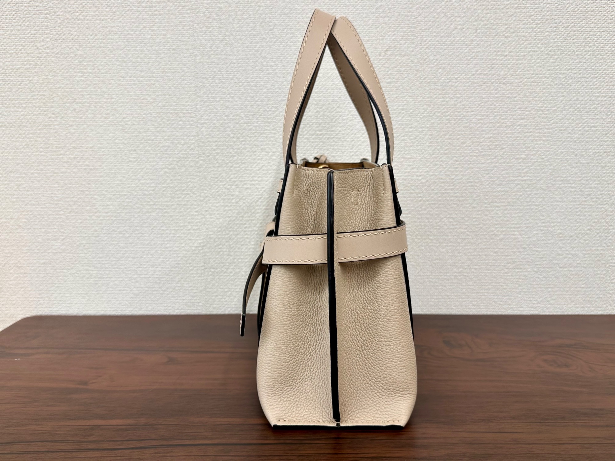 LOEWE（ロエベ）2wayショルダーバッグ ゲートトップハンドルが入荷