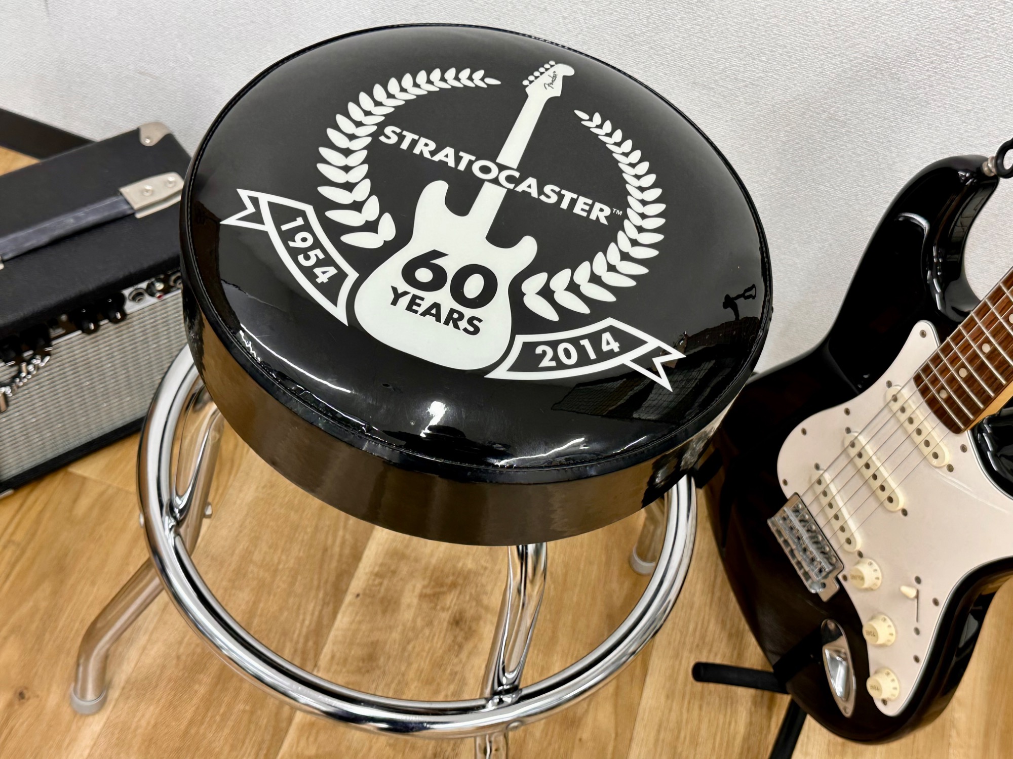 FENDER(フェンダー) 60th Anniversary Barstool (バースツール) が入荷