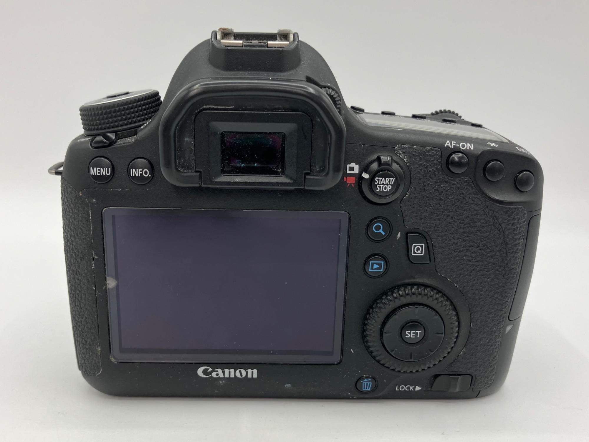Canon（キャノン）デジタル一眼レフカメラ EOS6D が入荷いたしました