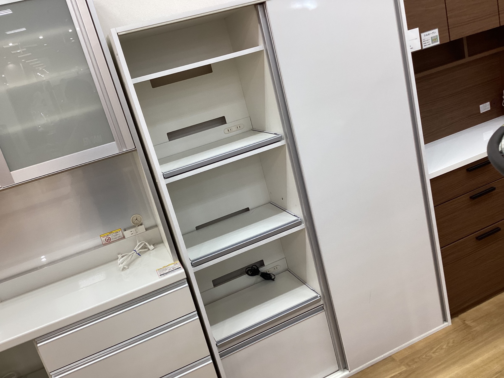 お値下げ】食器棚販売中です｜2024年07月03日｜リサイクルショップ