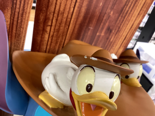 ディズニー】スティッチの探検隊衣装のオブジェが買取入荷しました