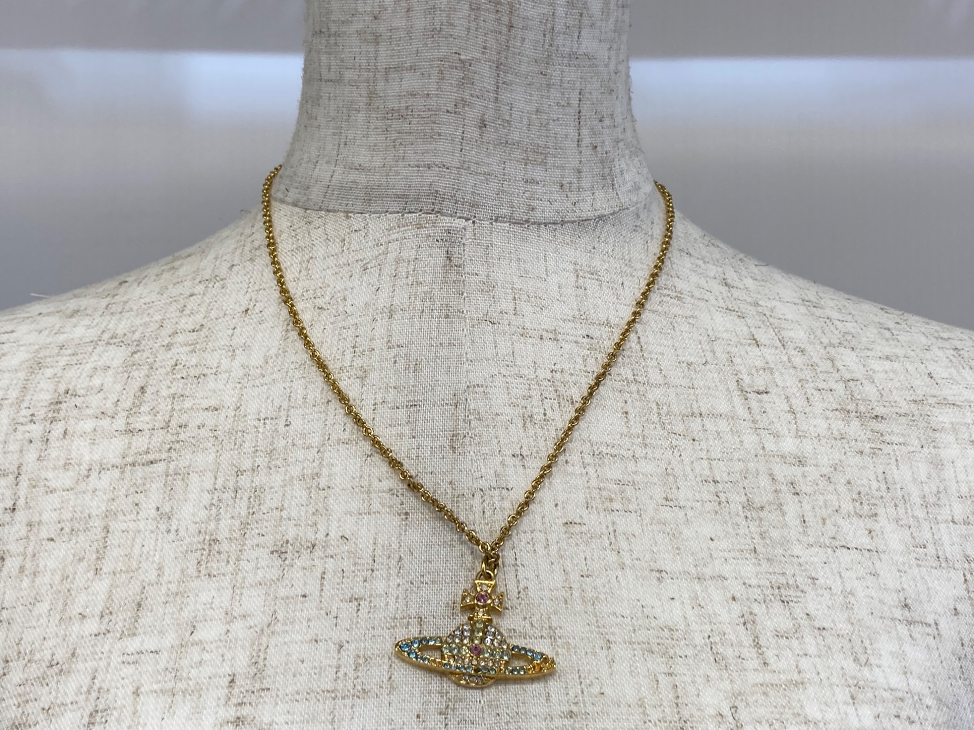 【Vivienne Westwood】アガサ ネックレス 国内発送関税送料込 ◇Vivienne Westwood◇MESSALINE 3連 チョーカー (Vivienne