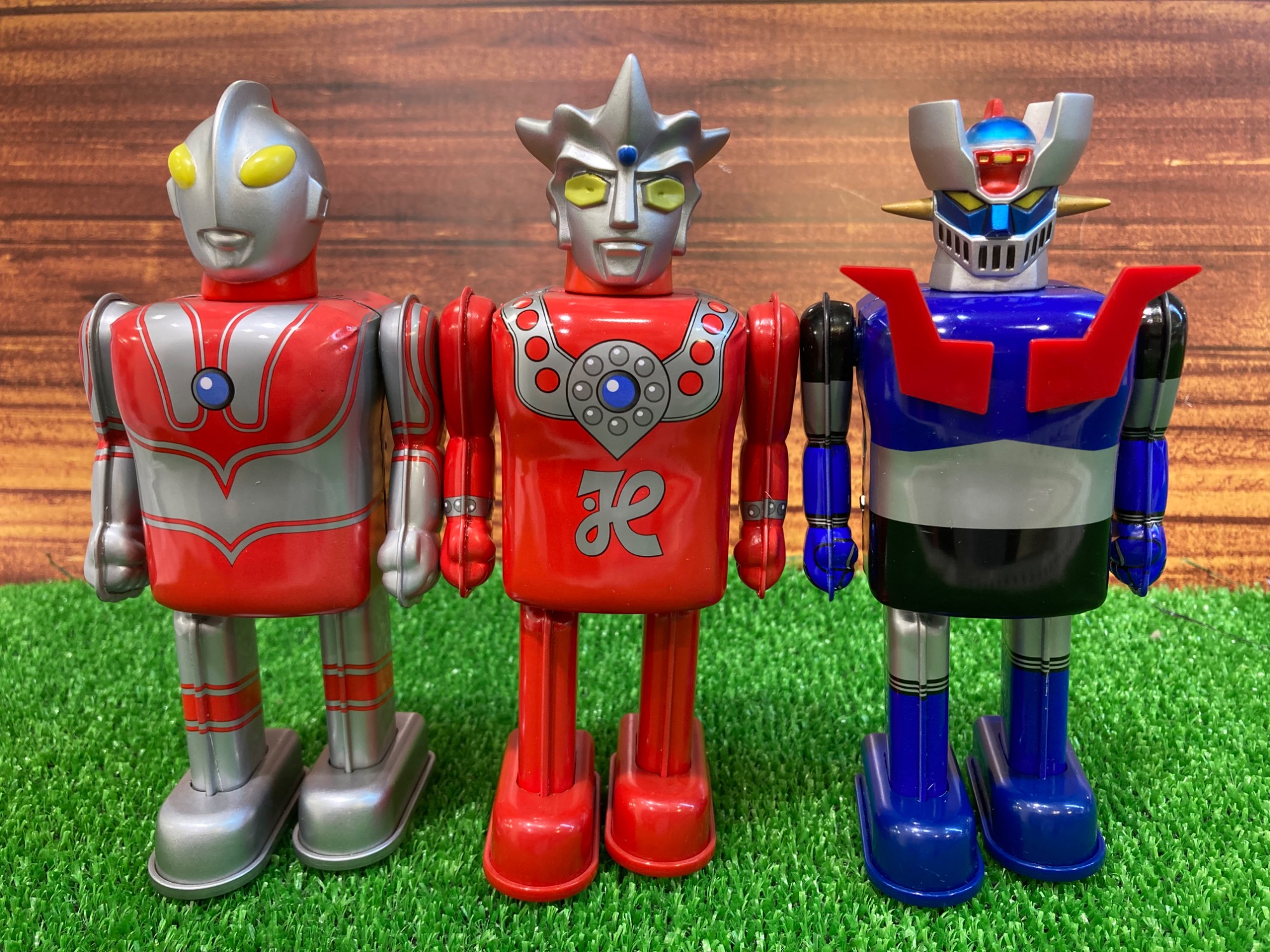 ウルトラマン 買い与える DX-カーキャリー 赤白