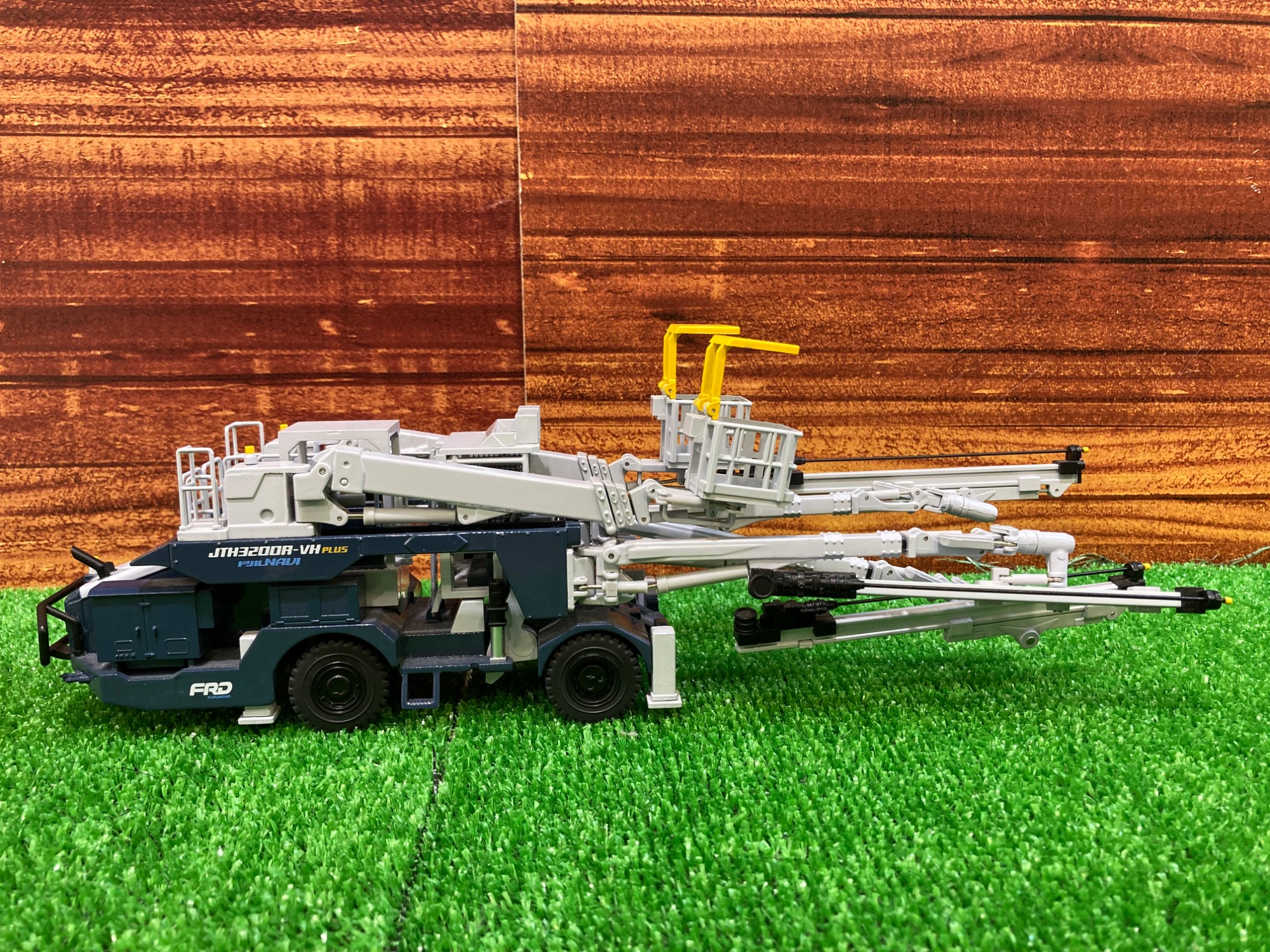 【美品】トンネル掘削用重機　1/50  貴重品 古河ロックドリル株式会社】トンネル掘削機1/50スケール模型が