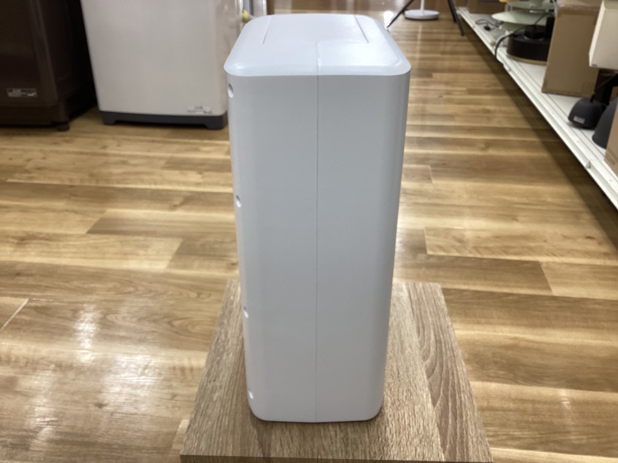 FLEURISTE フルリスト 布団乾燥機 ホワイト FLEU-010 美品】FLEURISTE フルリスト 布団乾燥機 ホワイト FLEU-010