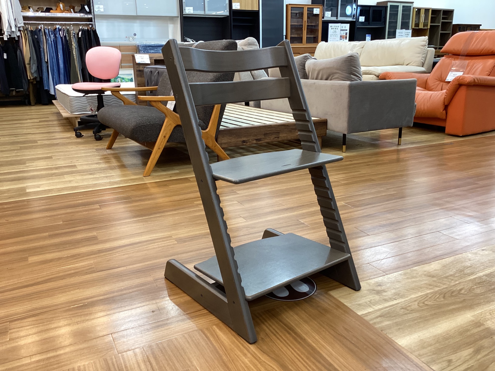 STOKKE】ベビーチェア トリップトラップ グレー 現行モデル 入荷しました！