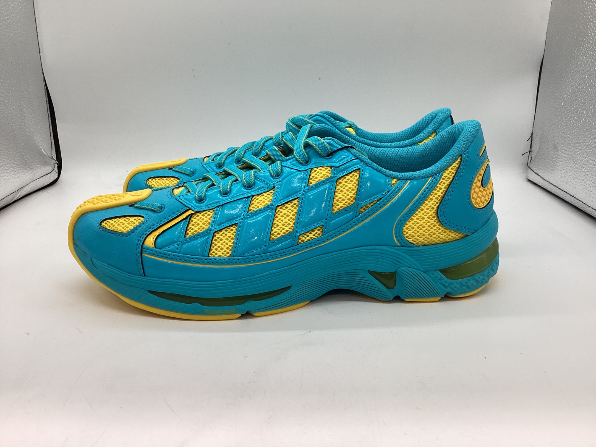asics×Kiko Kostadinov】ローカットスニーカー 1023A019 のご紹介です 