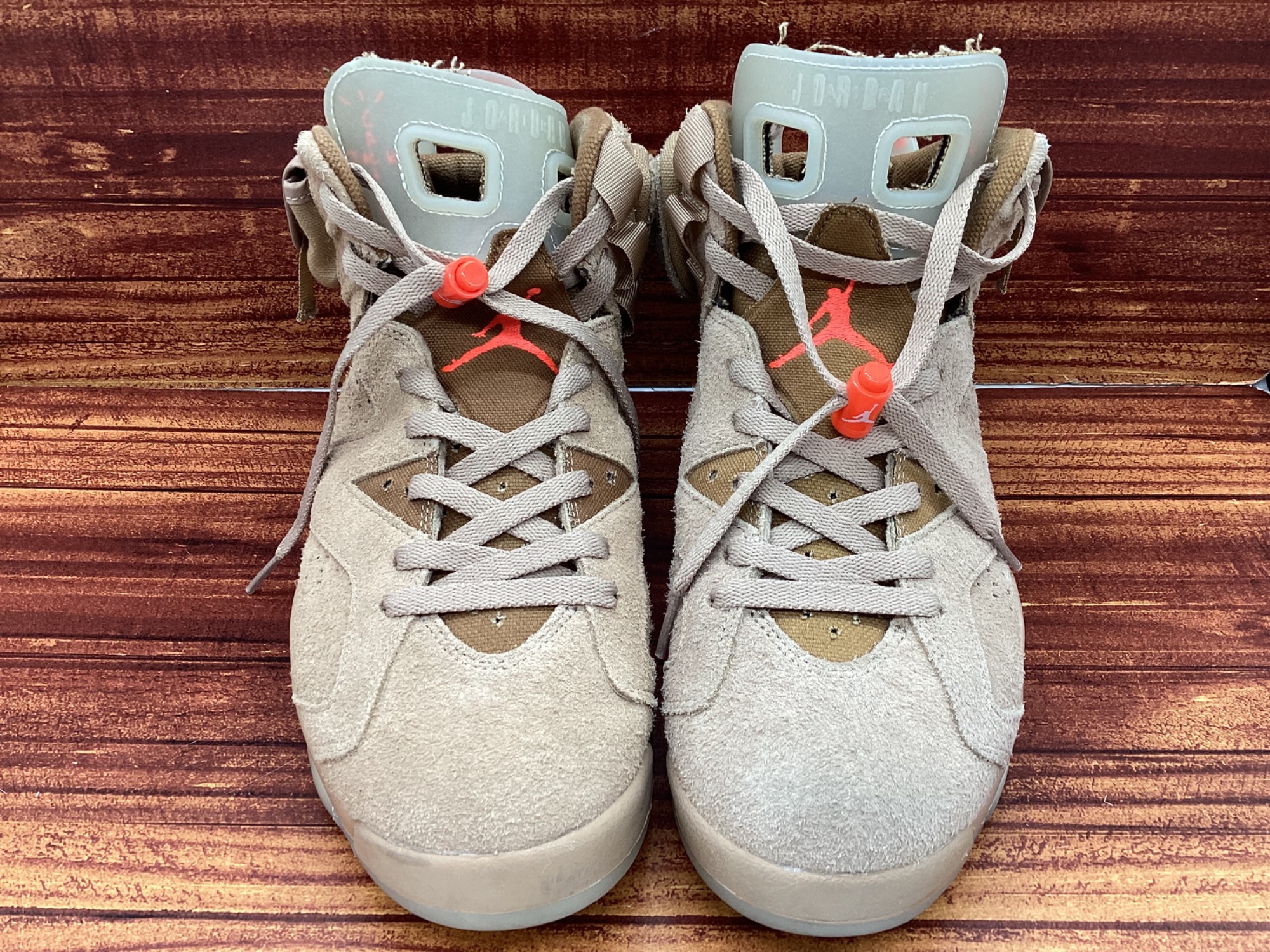 NIKE×TRAVIS SCOTより【ハイカットスニーカー AIR JORDAN6 DH0960-200 