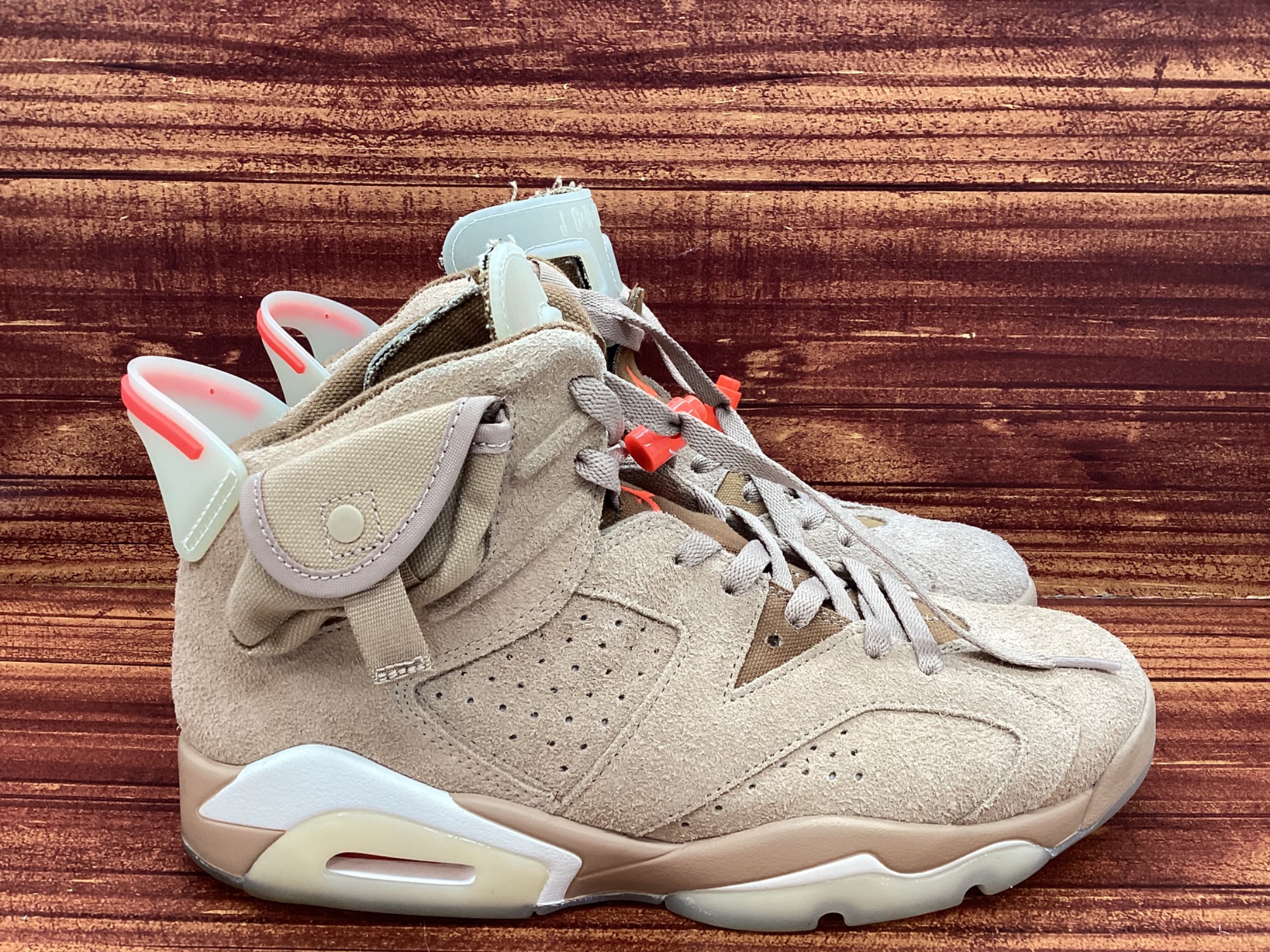 NIKE×TRAVIS SCOTより【ハイカットスニーカー AIR JORDAN6 DH0960-200 