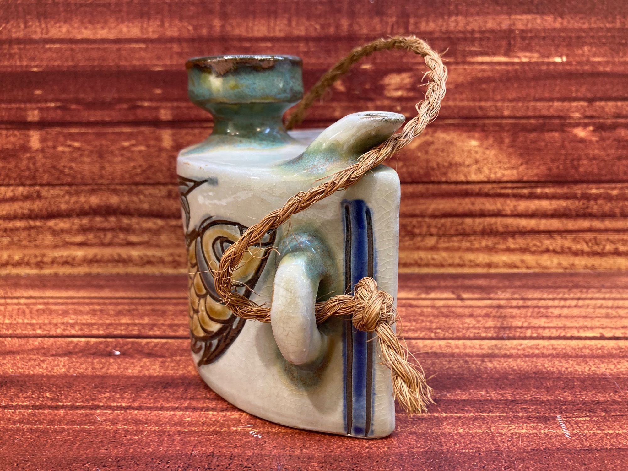 沖縄やちむんより【魚紋抱瓶 宮城須美子】のご紹介です！｜2026年02月