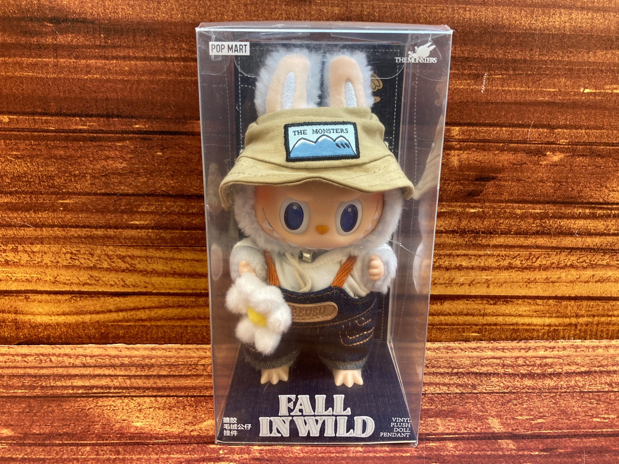 POP MARTより【ラブブ THE MONSTERS FALL INWILD】の2点が買取入荷しま