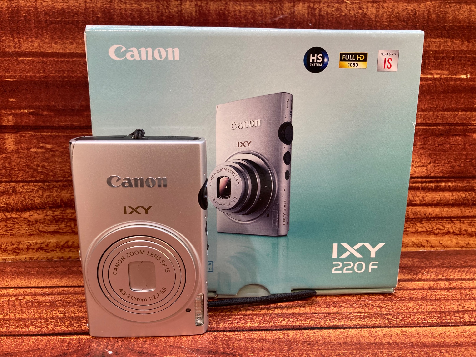 Canonより【コンパクトデジタルカメラ IXY220F(SL)】のご紹介です