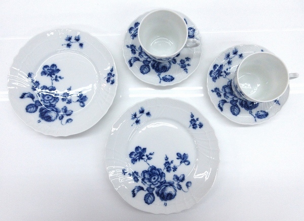 新品　未使用品　リチャードジノリ　ローズブルー　食器セット 28点 未使用品☆リチャードジノリ『ローズブルーシリーズ』入荷しました