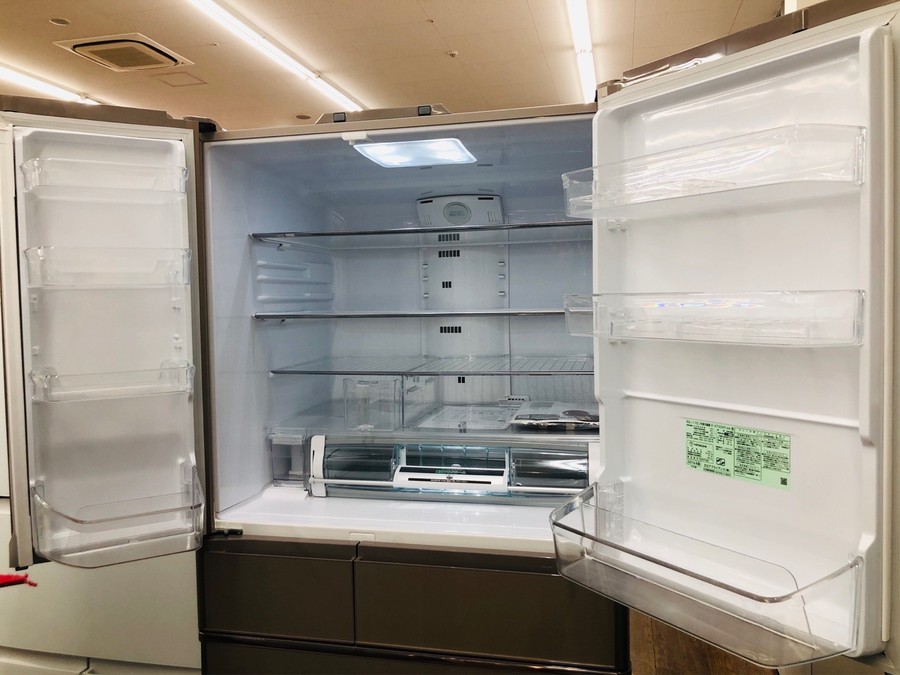 業界最大サイズ』730Lの6ドア冷蔵庫が入荷しました！【稲城
