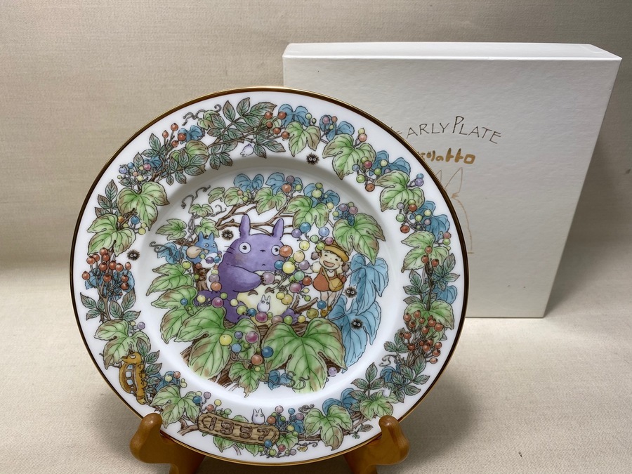 となりのトトロ　ノリタケ　2005年イヤープレート となりのトトロ ノリタケ 2005年イヤープレート - メルカリ