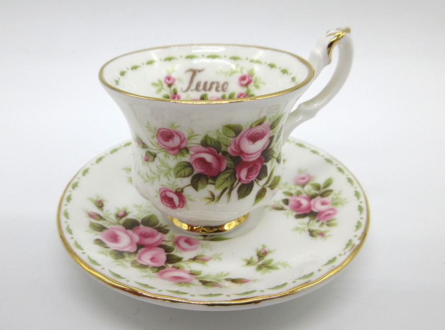 ROYAL ALBERTロイヤルアルバート・ミニチュアカップ＆ソーサー【稲城