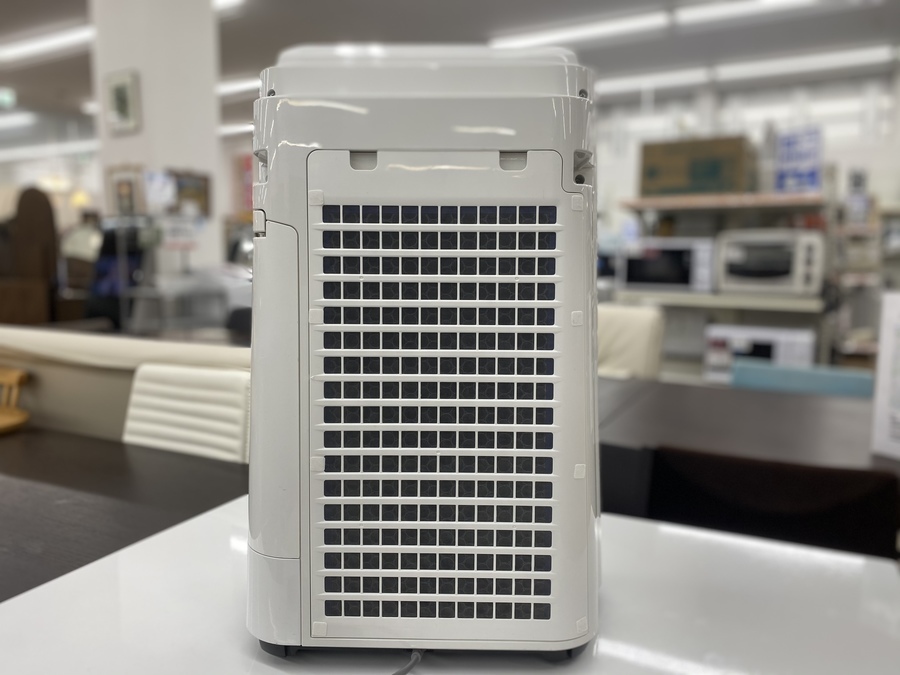 SHARP(シャープ)の加湿空気清浄機(KC-J50-W）が入荷しました