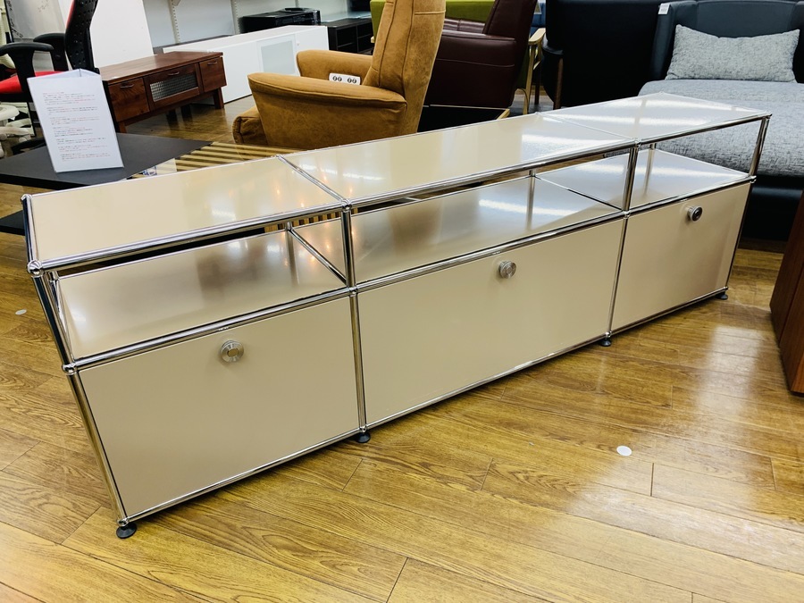 USM(ユーエスエム)のサイドボード HallerSideboard　が買取入荷致しました！【トレファク町田店】 家具多数展示中】USM HALLERのキャスター付きテレビボードが買取入荷