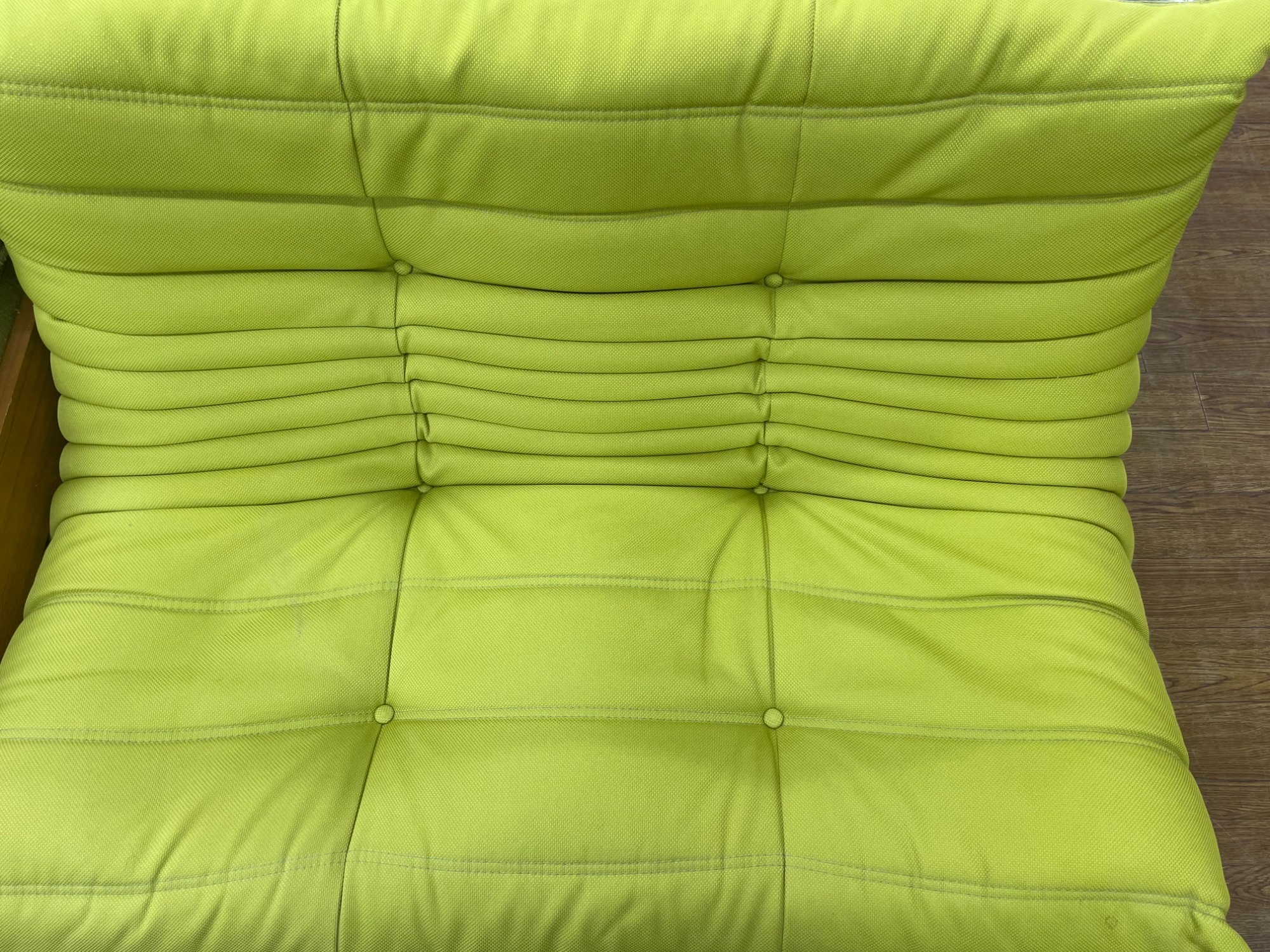 ligne roset/リーン ロゼ】2人掛けソファーのご紹介です！！【グリーン