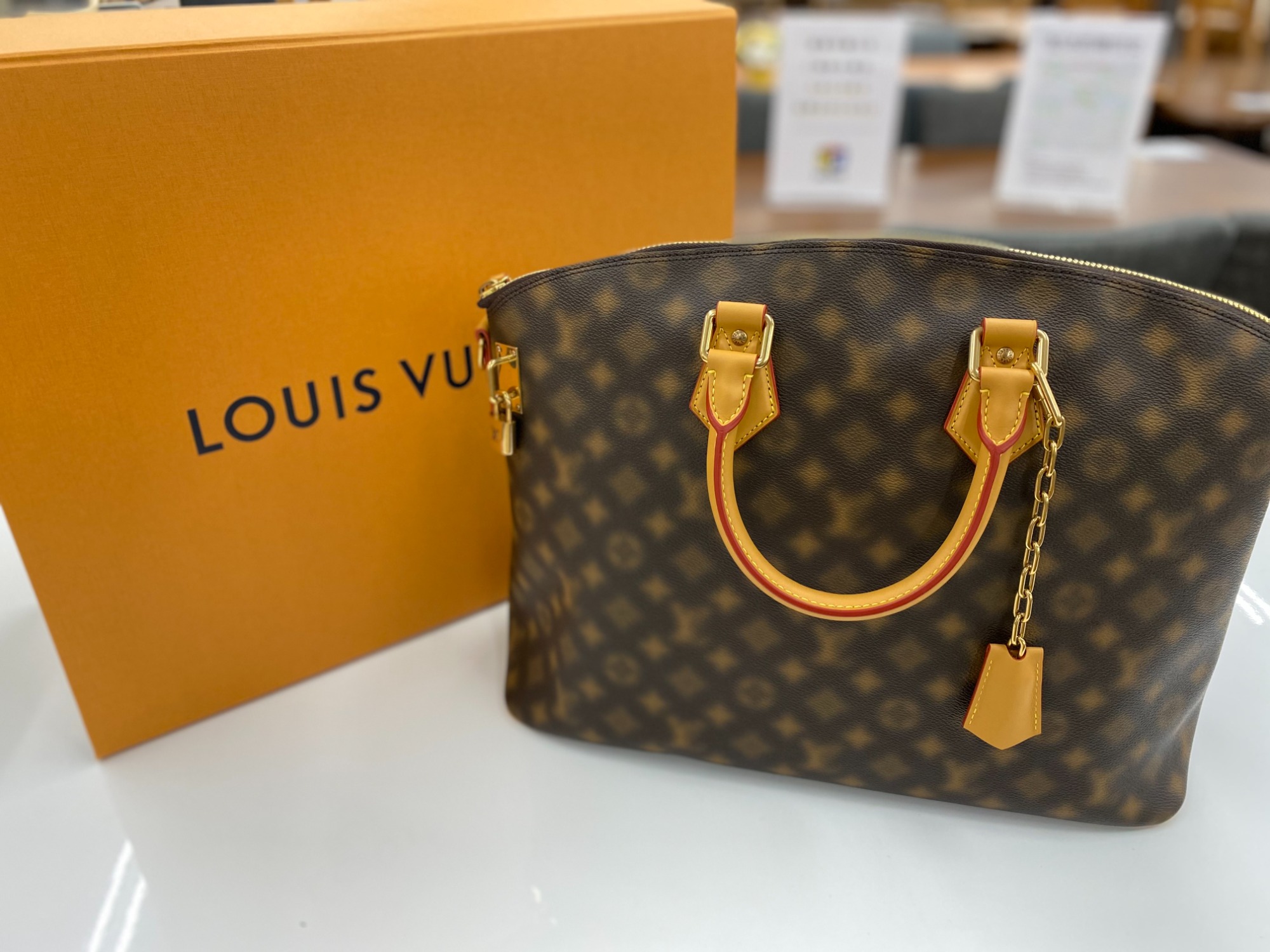 LOUIS VUITTON】2WAYバッグ(ネオ・ロックイットMM)のご紹介です