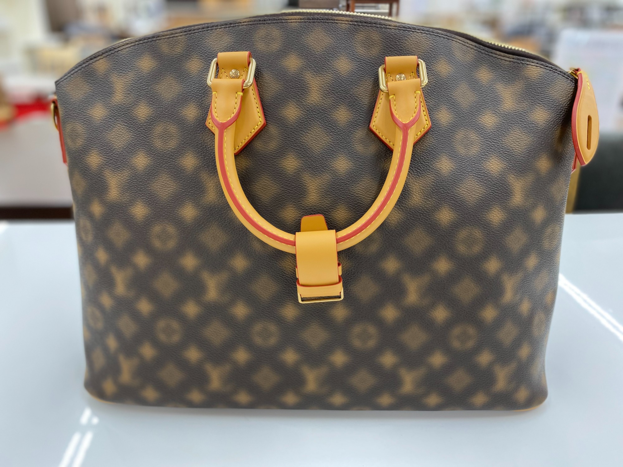 LOUIS VUITTON】2WAYバッグ(ネオ・ロックイットMM)のご紹介です