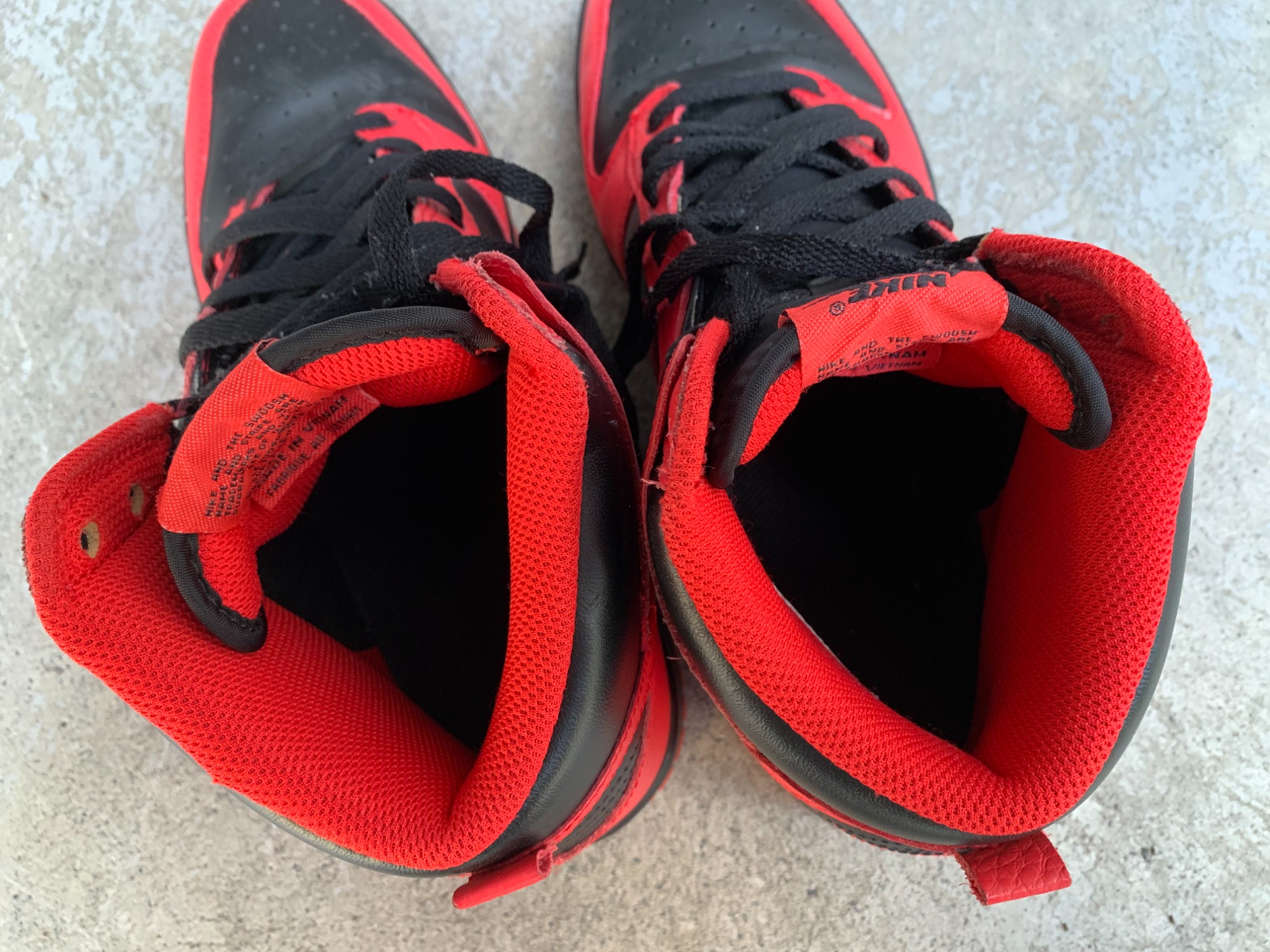 当店古いスニーカーでも大歓迎！ NIKE（ナイキ）からDUNK HIGH”BLACK