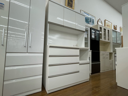 ★エリア内 送料無料 ニトリ キッチンボード ゾロ 120KB 食器棚★ ニトリ】3枚扉キッチンボード【ゾロ120KB】をご紹介致します！！｜2023