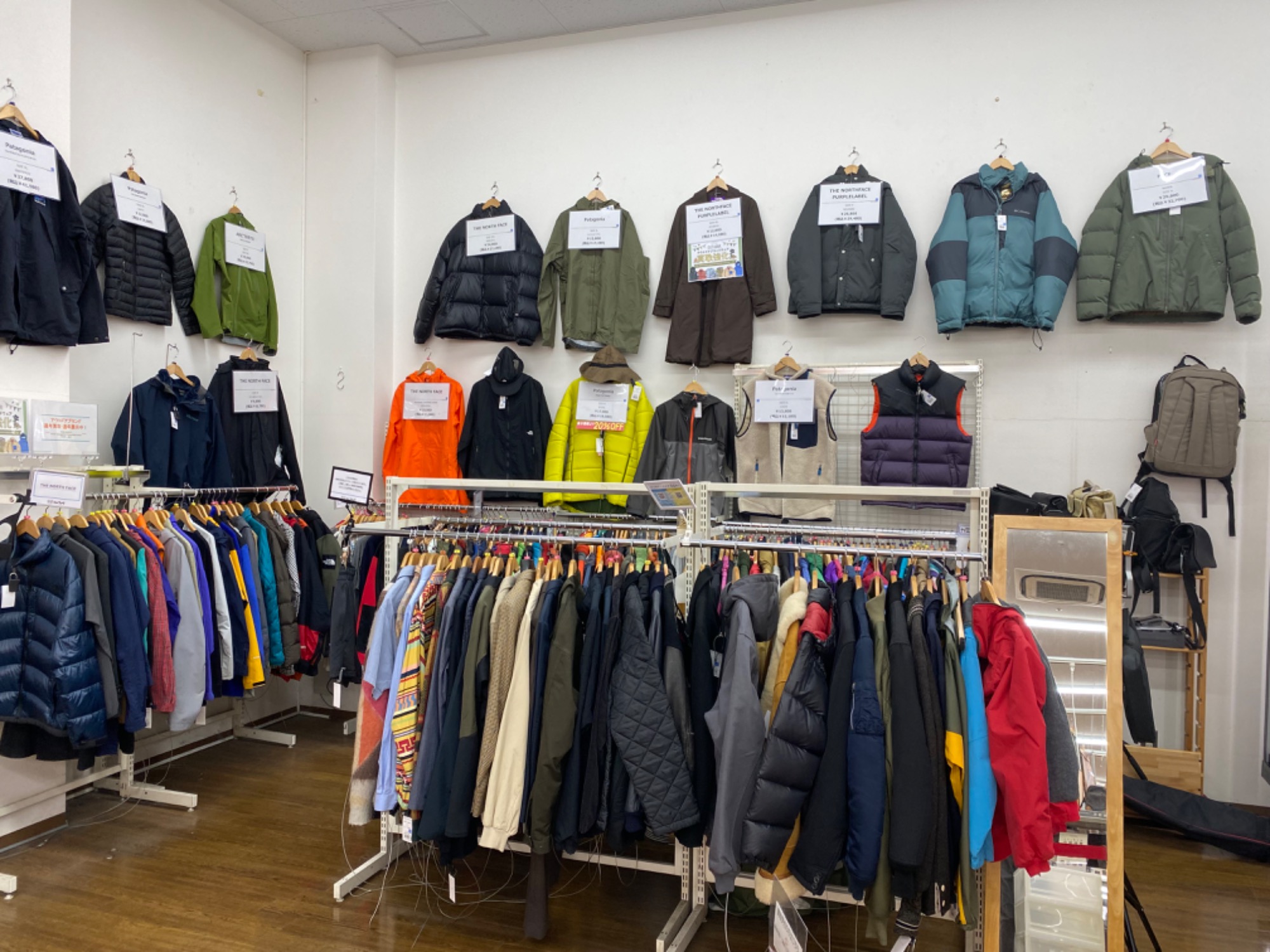 アウトドアブランド買取強化中！】MONCLER（モンクレール）から