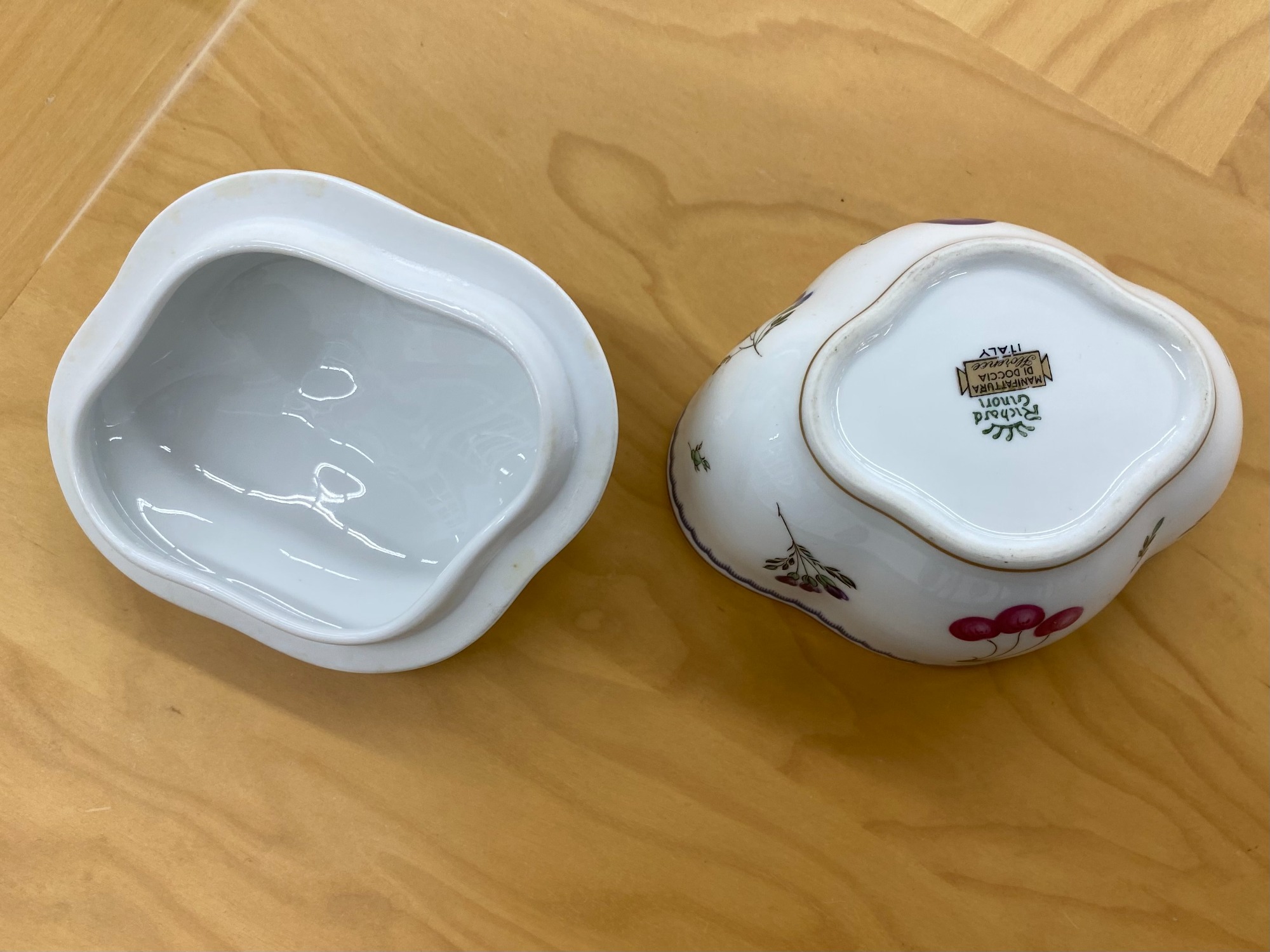 リチャードジノリ　ボンボニエール 蓋&取っ手付き 大きめ 蓋＆取っ手付きジノリ イタリアンフルーツ ボンボ