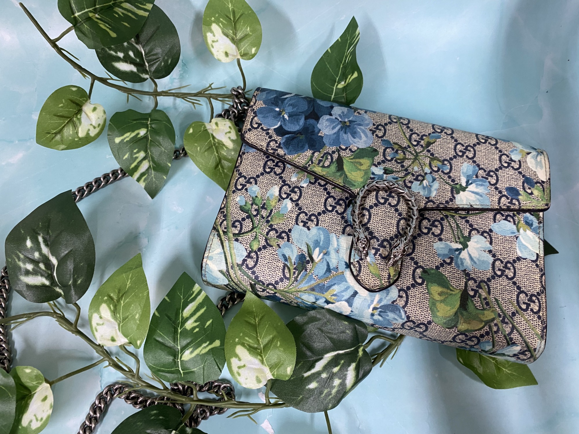 今回は【GUCCI / グッチ】より「チェーンショルダーバッグ」のご