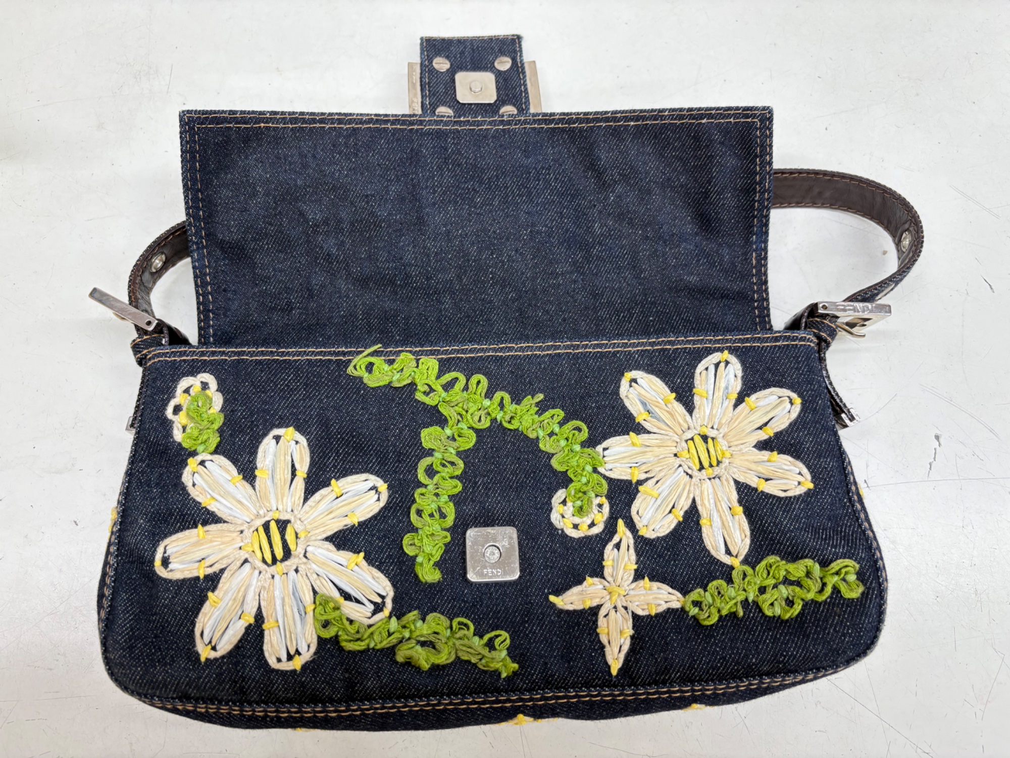 FENDI / フェンディ】フラワー刺繍 デニム マンマバケット ショルダー