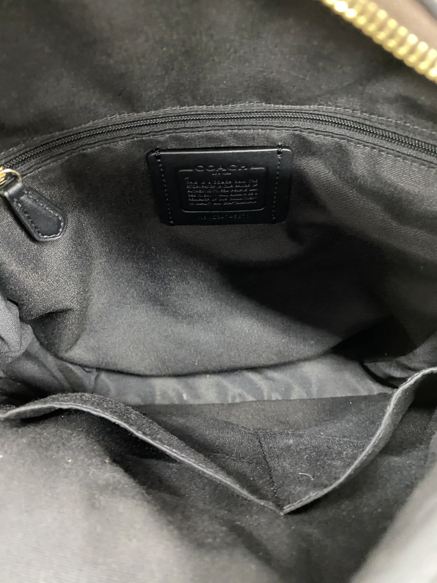 COACH / コーチ】シグネチャー バックパック｜デイリーに活躍する大人