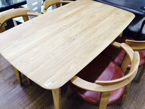 生活家具のダイニングセット